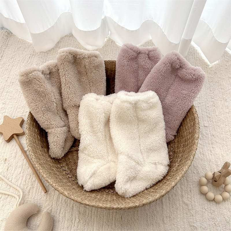 Caldi calzini invernali per ba - Winter Clothing Baby Boy recensione e prezzo
