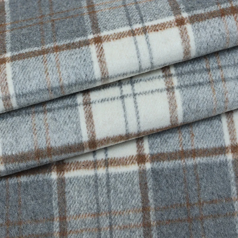 Tessuto in Lana Vintage a Quad - Winter Clothing Material recensione e prezzo